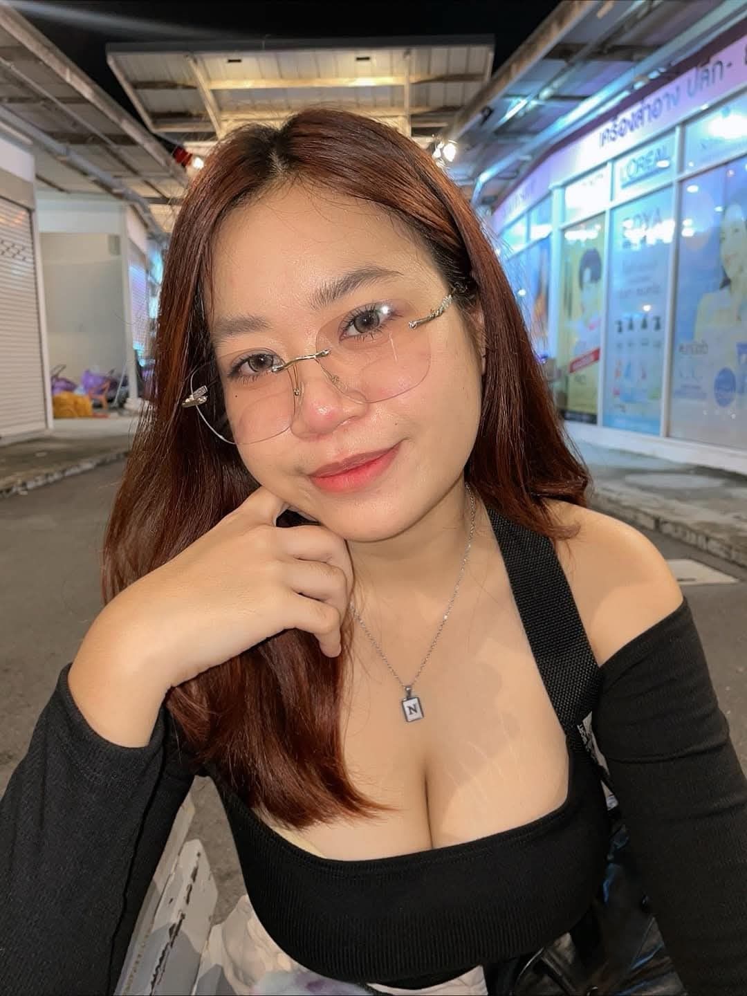 They’re Viral Sma! Trends That Make A Splash 2025 Viral Baru Sebuah Ciuman Tulus Di Depan Pintu